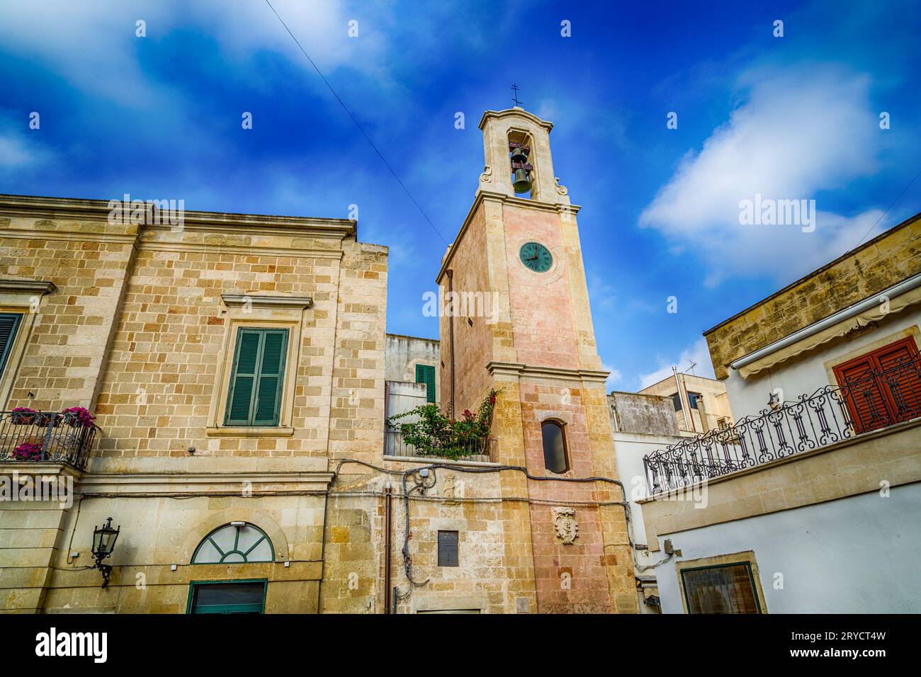 Tour de l'horloge dans le centre historique d'Otranto Banque D'Images