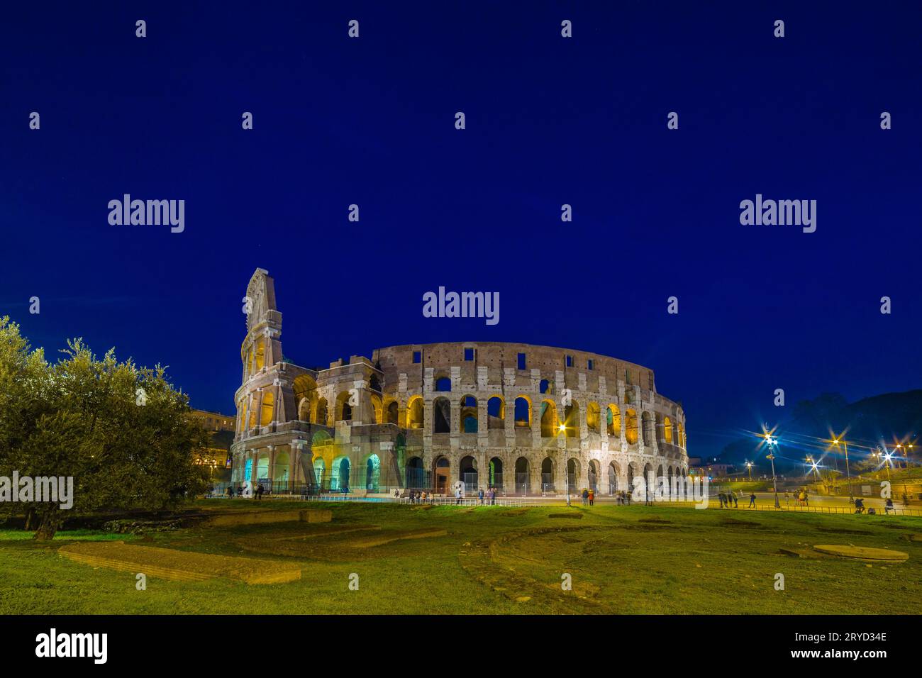 Vue de nuit sur le Colisée à Rome, Italie Banque D'Images
