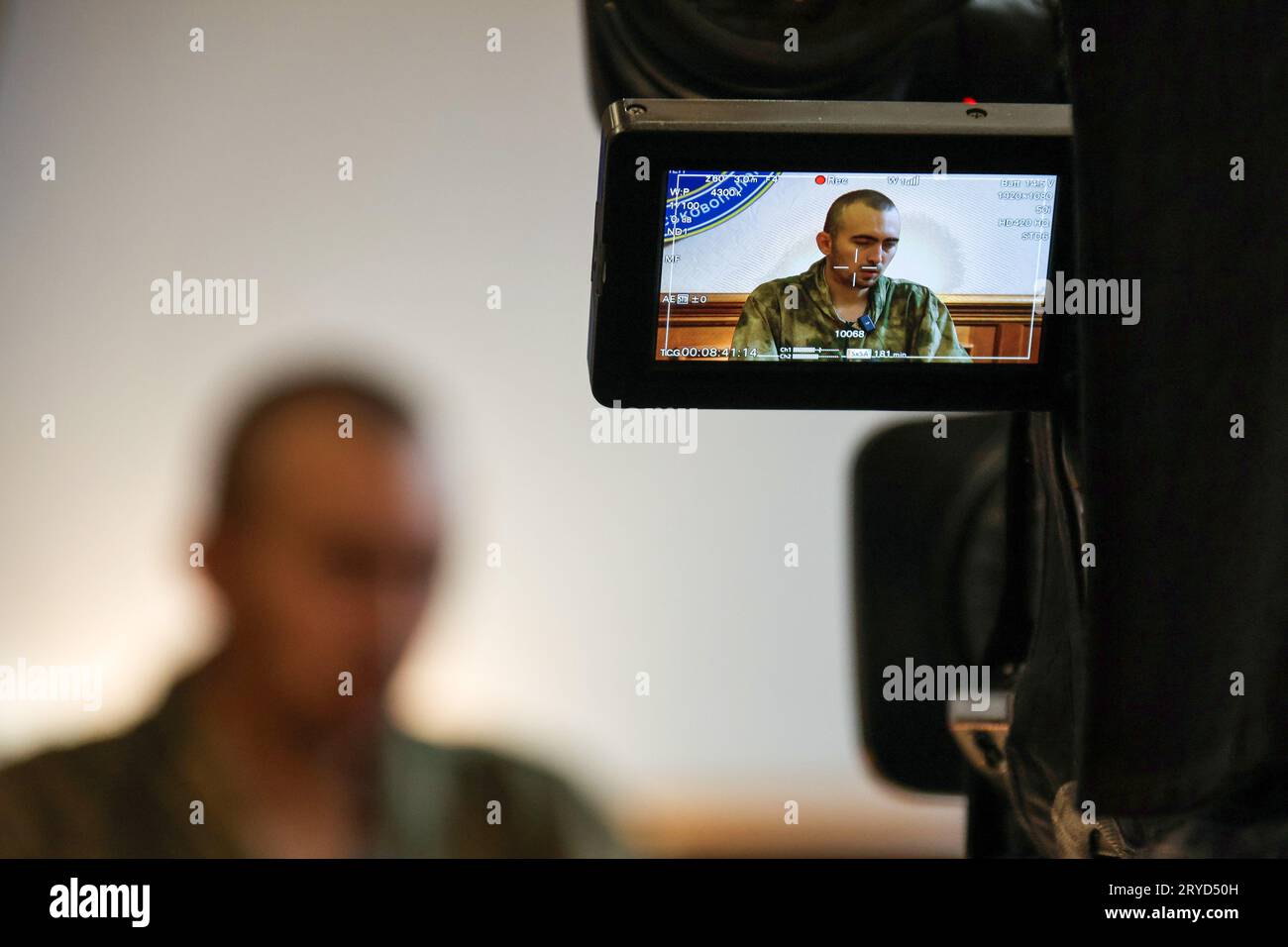 Non exclusif : KIEV, UKRAINE - 30 SEPTEMBRE 2023 - l'officier militaire russe Danil Alfyorov assiste à la conférence de presse sur l'opération spéciale de Barynia Banque D'Images