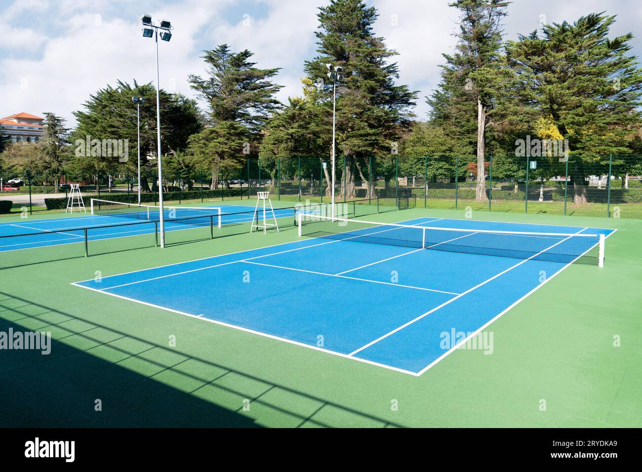 Blue court de tennis avec personne Banque D'Images