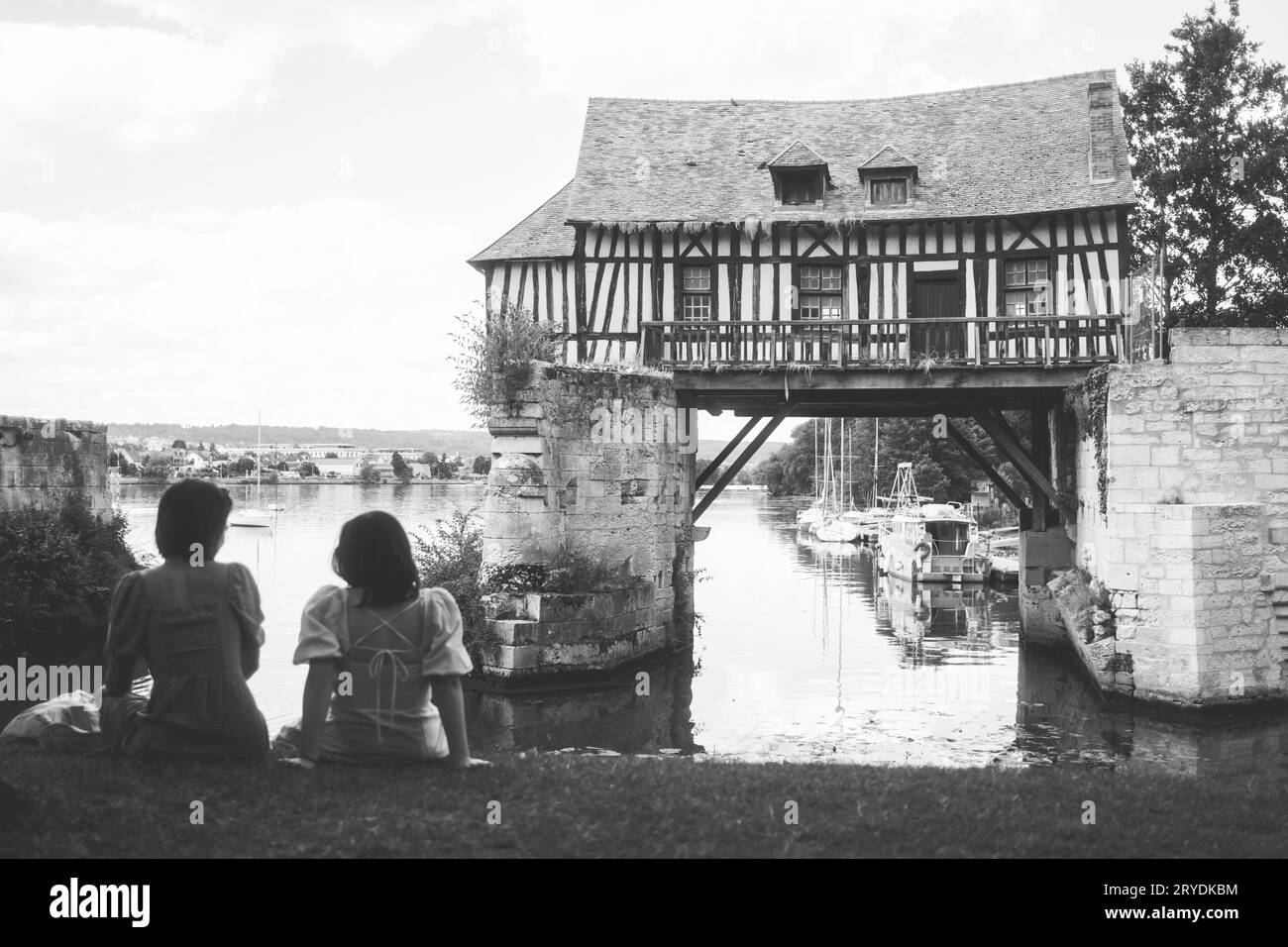 Giverny Umgebung, 6.07.23 : Ausserhalb von Paris Richtung Giverny ein altes Mühlen Haus, le Viuex Moulin de Vernon. Banque D'Images