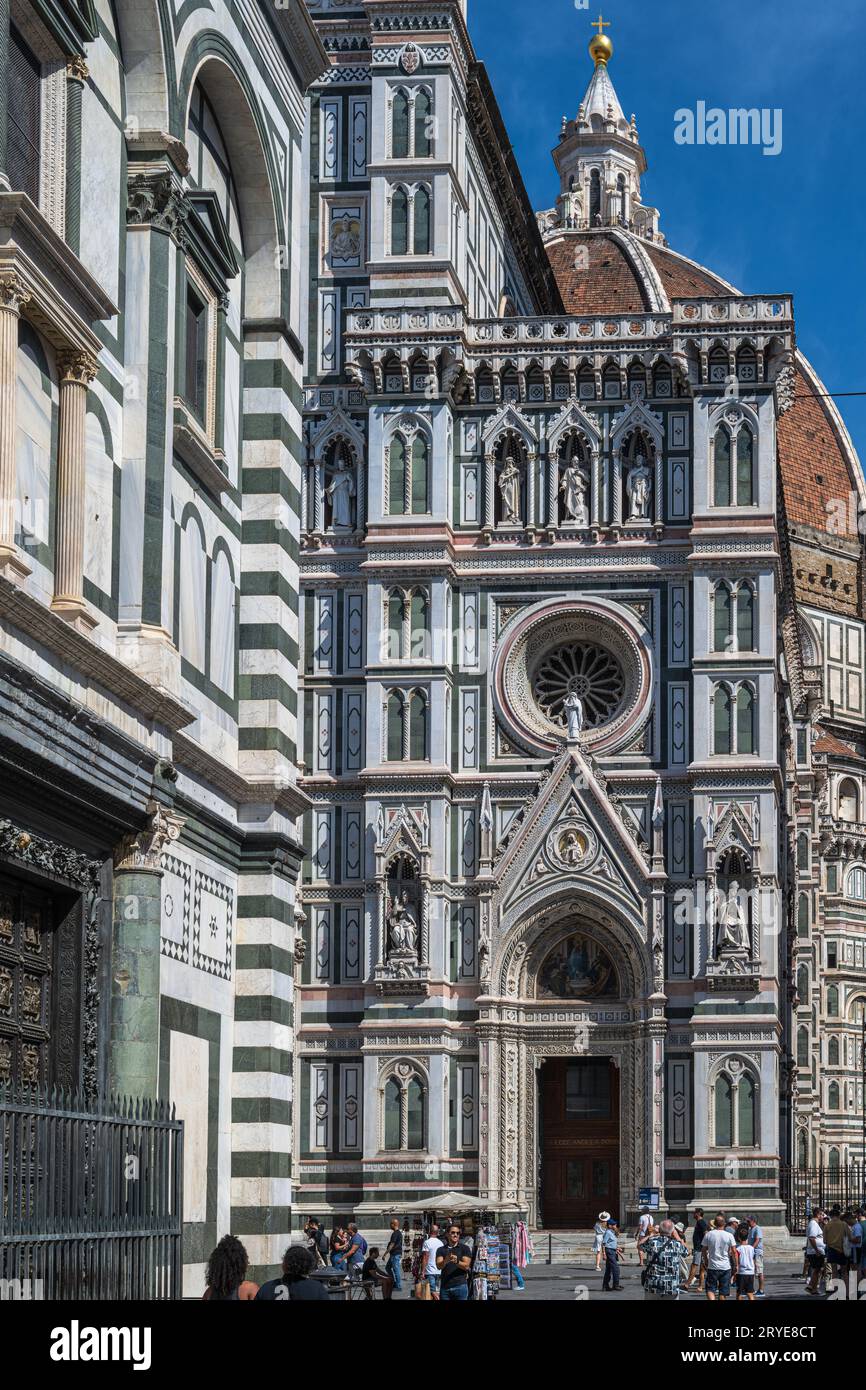 Florence, Italie — septembre 3. 2023. Une photo de la cathédrale Santa Maria del Fiore à Florence, Italie, avec le Duomo derrière la cathédrale. Banque D'Images