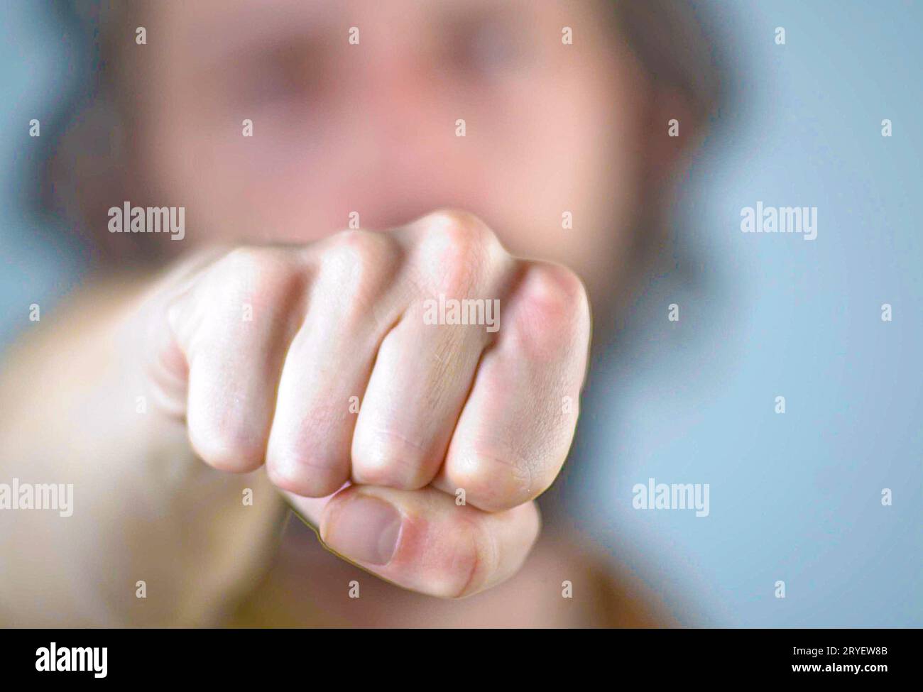 Violence avec un coup de poing Banque D'Images