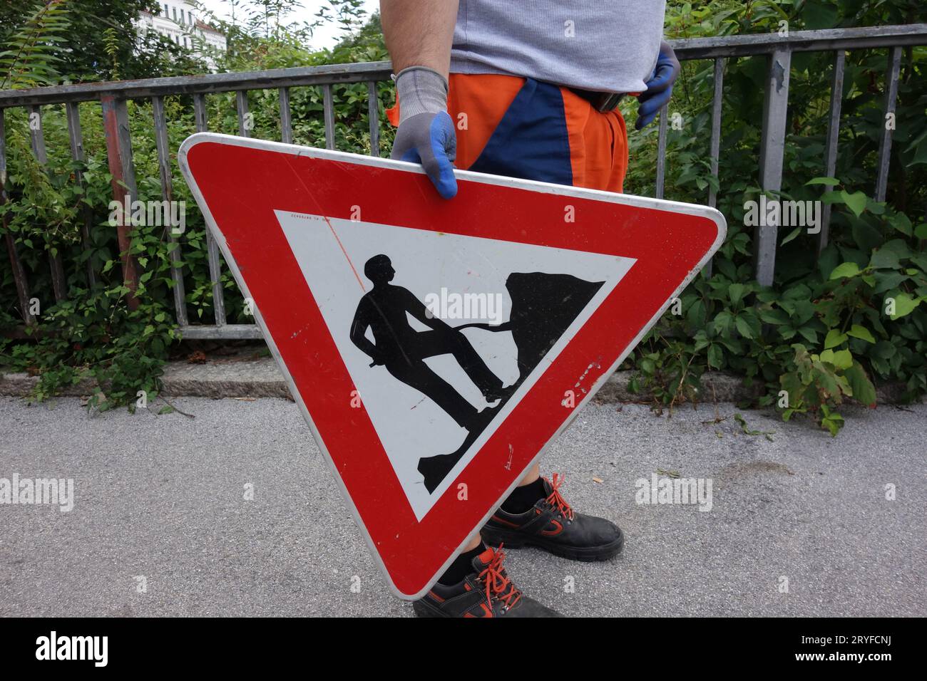 Un panneau de signalisation routier Banque D'Images