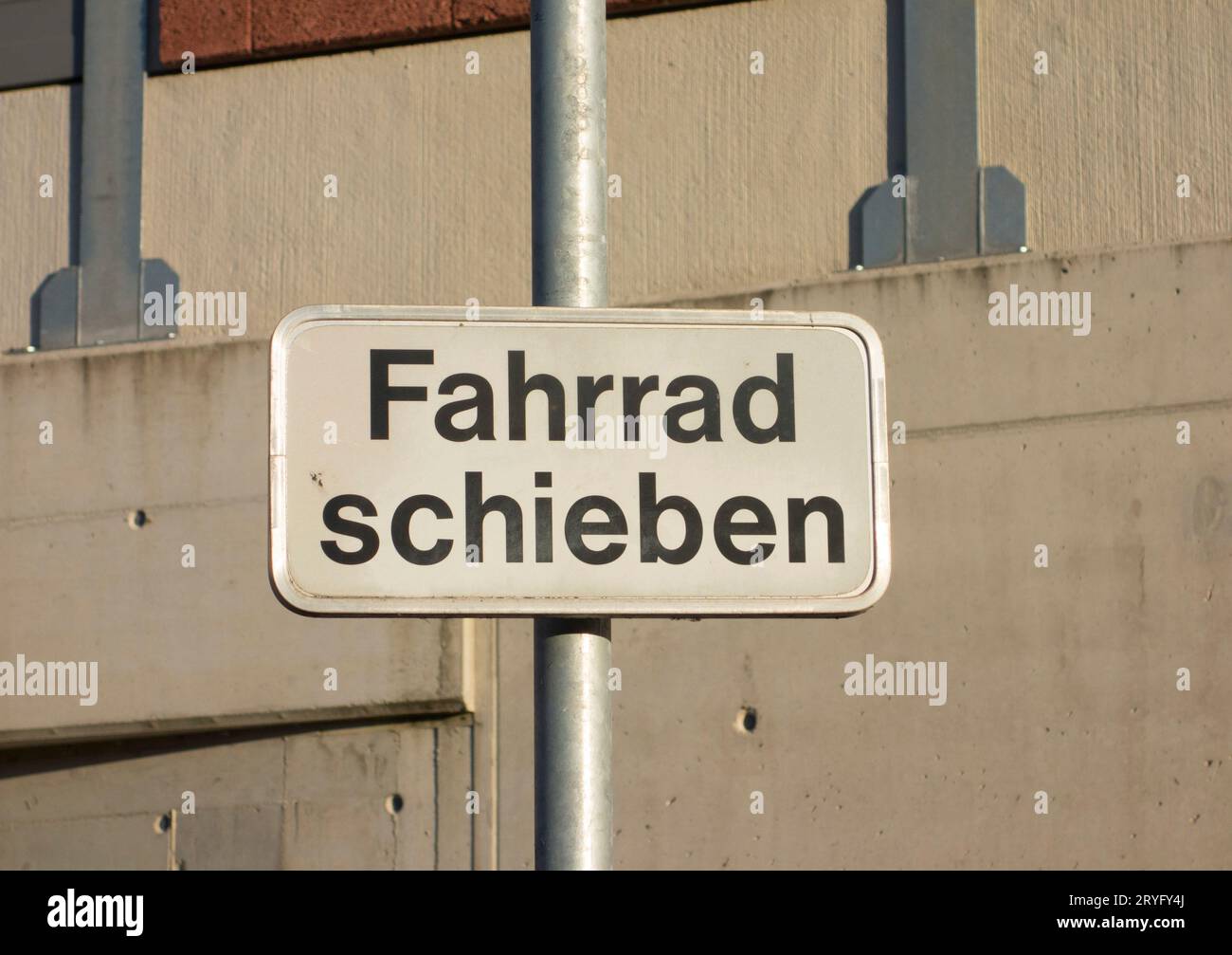 Panneau de signalisation routière d'interdiction de vélo Banque D'Images