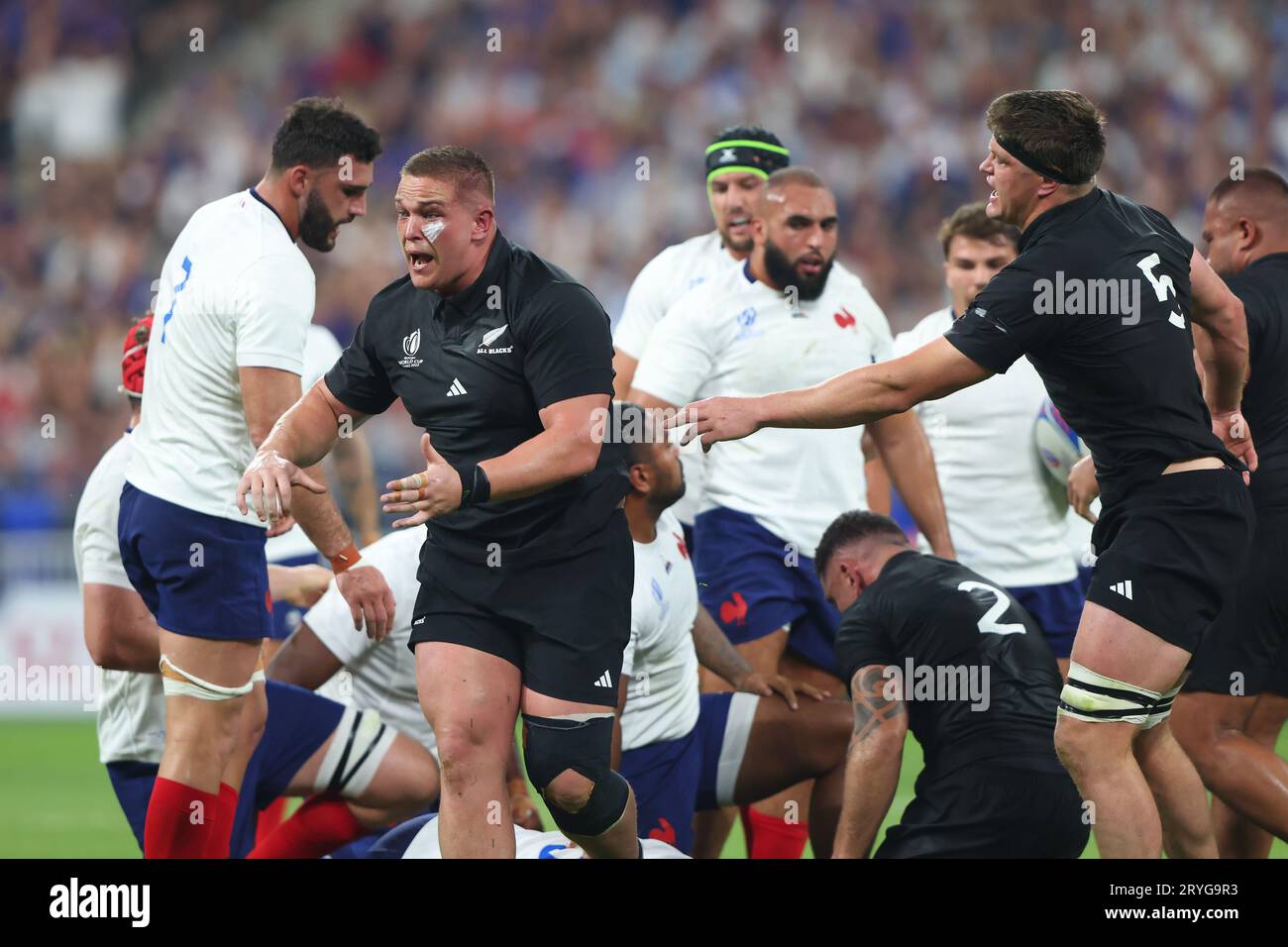 Paris, France, 9 septembre 2023. Ethan de Groot de Nouvelle-Zélande fait des gestes vers le linesman lors du match de la coupe du monde de Rugby 2023 au Stade de France, Paris. Le crédit photo devrait se lire : Paul Thomas / Sportimage Banque D'Images