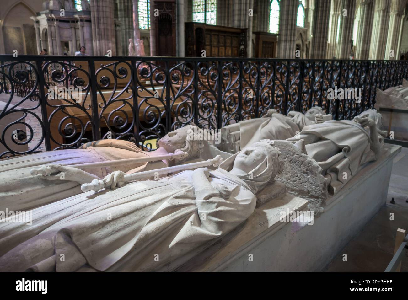 Tombes des rois de France dans la basilique Saint-Denis Banque D'Images