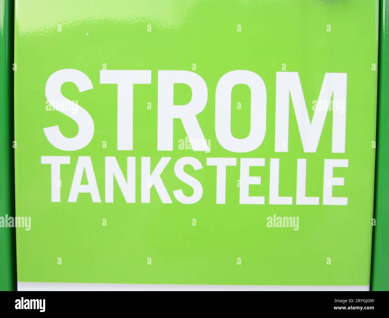 Panneau vert de borne de charge de véhicule électrique Banque D'Images