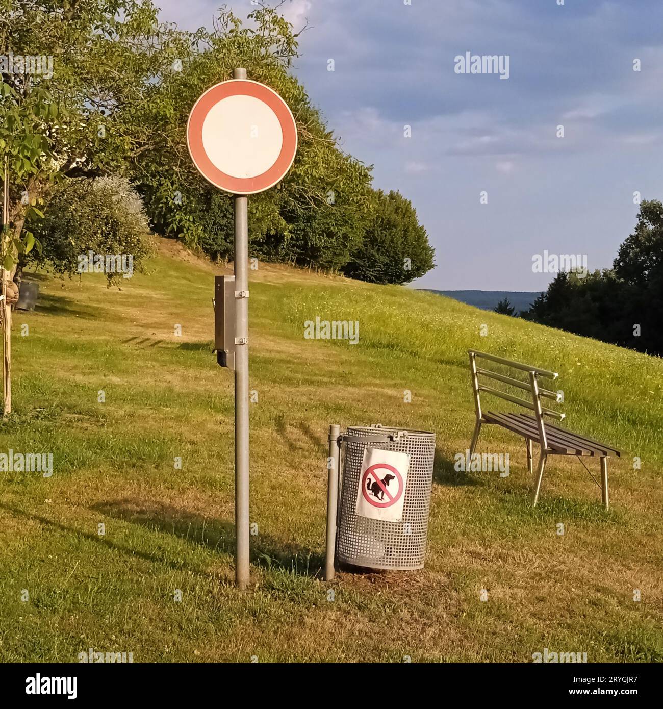Interdiction de conduire sur route Banque D'Images