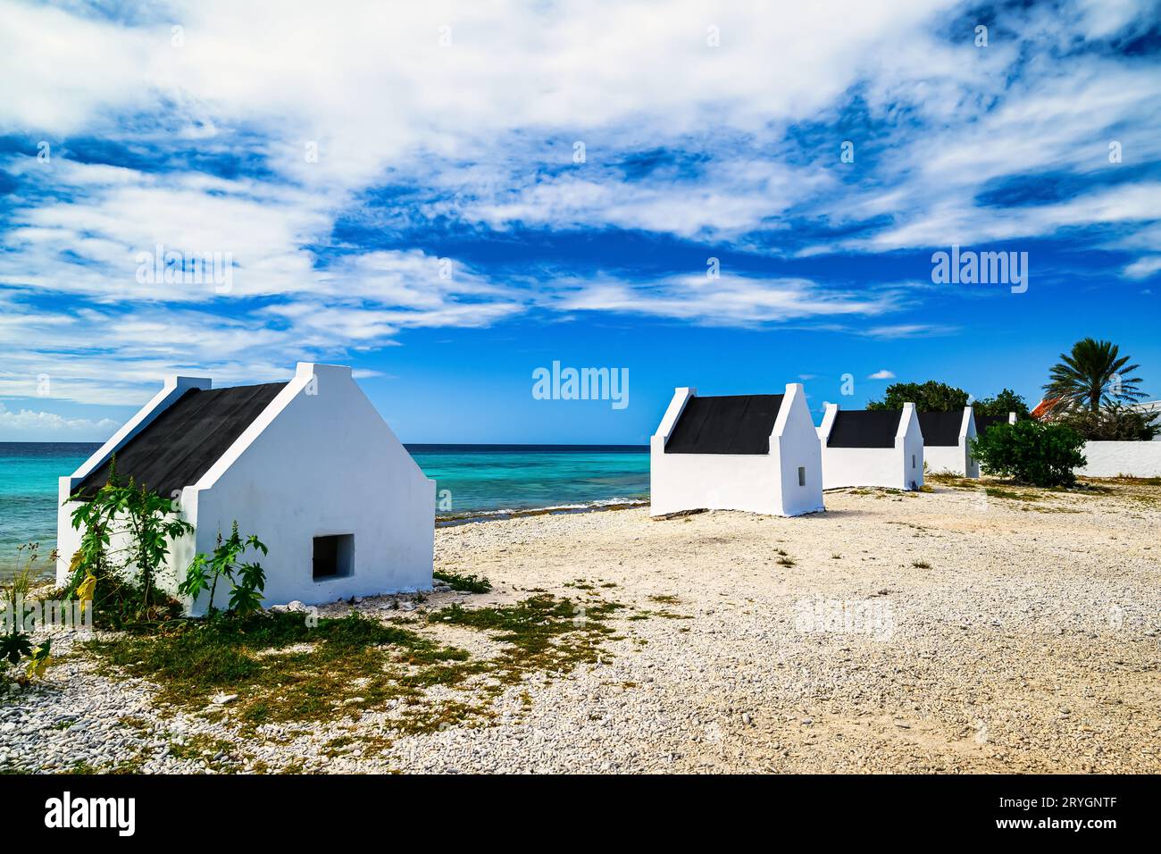 Vue sur les maisons d'esclaves de Bonaire Banque D'Images