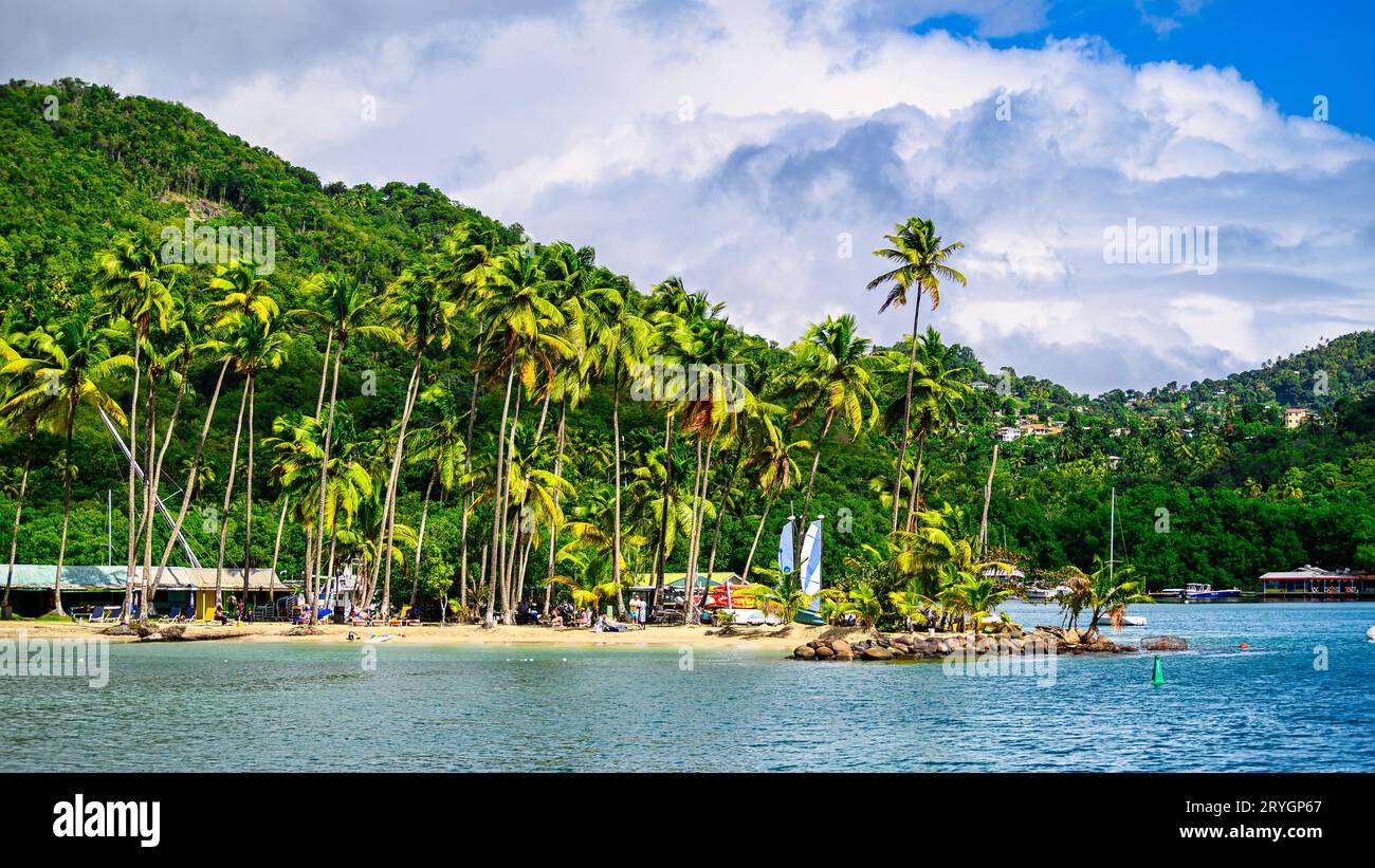 Une vue de Marigot Bay sur St. Lucia dans les Caraïbes Banque D'Images