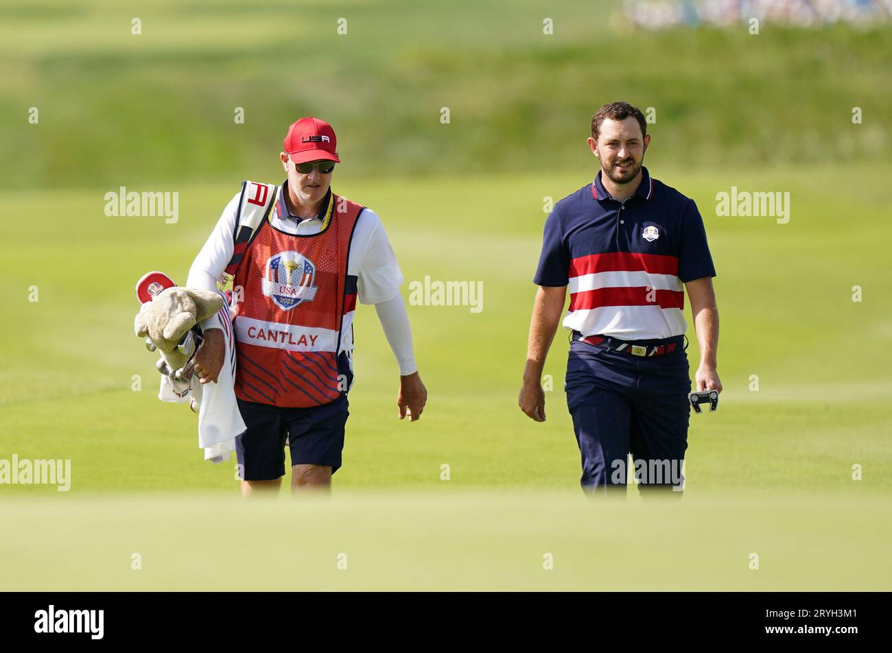 Les Américains Patrick Cantlay et caddie Joe LaCava le troisième jour