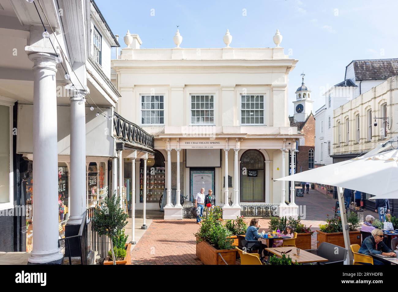 Le printemps Chalybeate (1606), les Pantiles, Royal Tunbridge Wells, Kent, Angleterre, Royaume-Uni Banque D'Images
