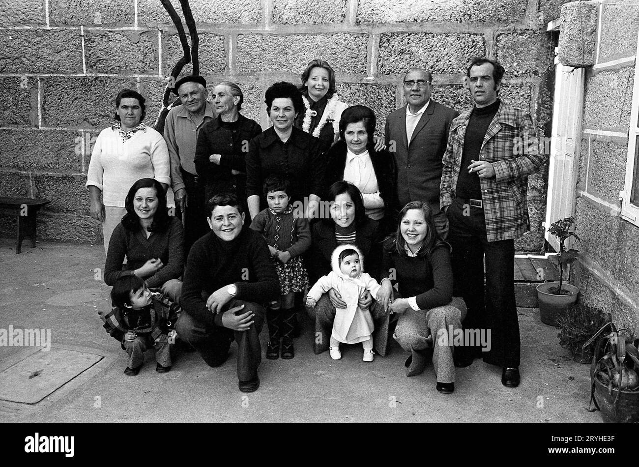 Groupe familial galicien après le déjeuner à San Salvador de Corujo, Coruxo, Vigo, Pontevedra, Espagne Banque D'Images