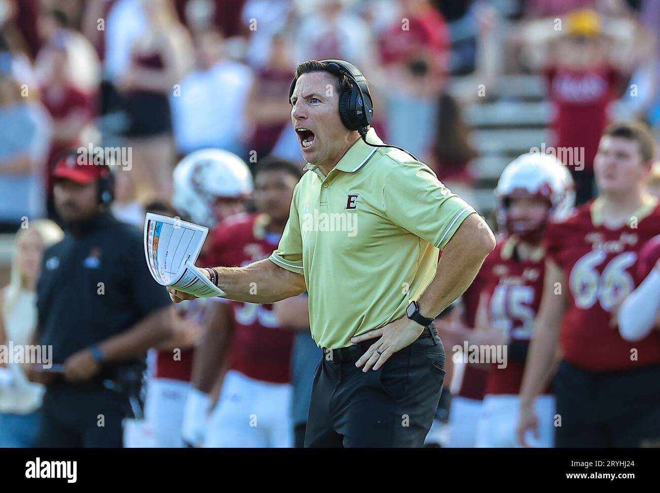 30 septembre 2023 : Tony Trisciani est l'entraîneur de football de l'Université Elon. Match de football NCAA entre l'Université William Mary et l'Université Elon, au Rhodes Stadium, Elon, Caroline du Nord. David Beach/CSM Banque D'Images