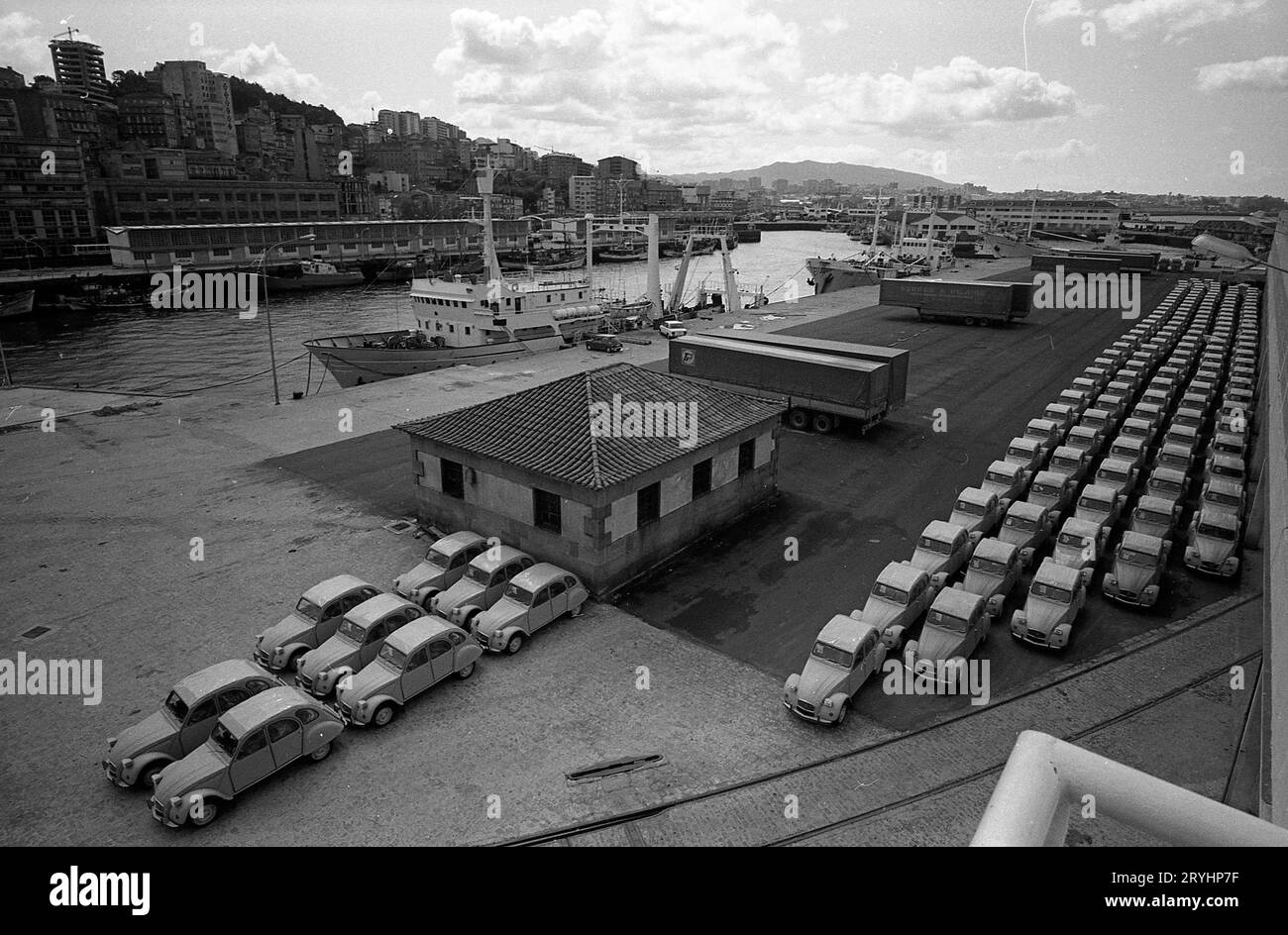 Citroën voitures dans le port de Vigo en attente de l'expédition, Pontevedra, Espagne Banque D'Images