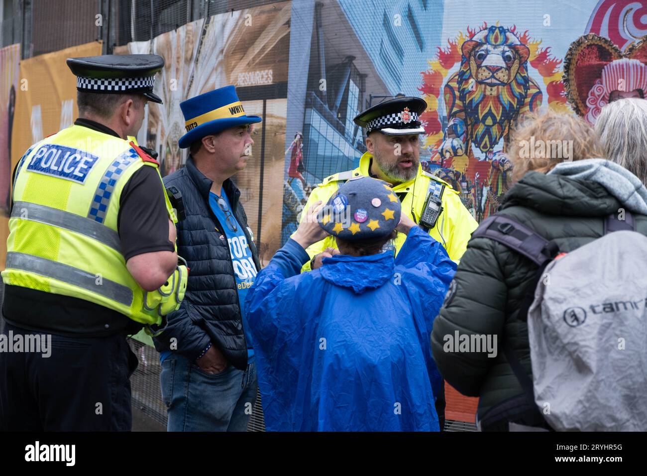 Manchester, Royaume-Uni. 1 octobre 2023. Le grand public et les membres de l'Union défilent devant la conférence du Parti conservateur pour protester contre les réductions d'allocations, la crise des migrants et l'annulation de HS2 à Manchester et Leeds. Credit Mark Lear / Alamy Live News Banque D'Images