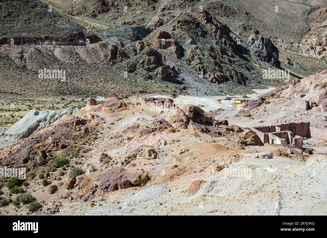 Mine abandonnée à Quebrada de las Cuevas, le long de la route Tren de las Nubes, Jujuy, Argentine Banque D'Images