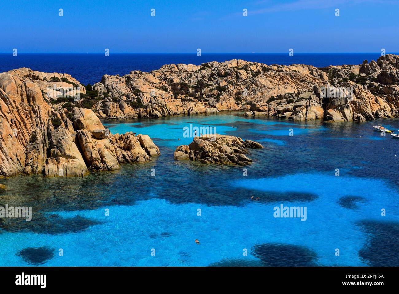 Spiaggia di Cala Coticcio à Isola di Caprera, Sardaigne, Italie, par une journée parfaite en été 2016, avec l'amour de ma vie, à qui je dois tout Banque D'Images