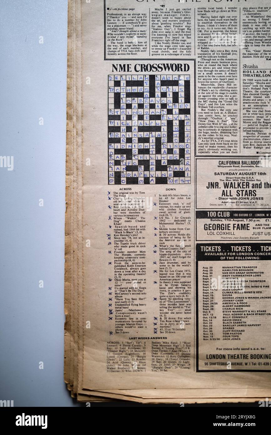Crossword dans le numéro des années 1970 de NME New musical Express Music Paper Banque D'Images
