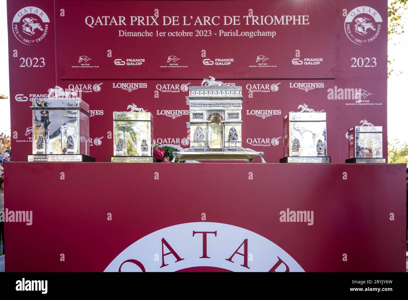Paris, France. 01 octobre 2023. Qatar Prix de l'Arc de Triomphe Horserace, au circuit Longchamp, à Paris, France, le 1 octobre, 2023. photo Ammar Abd Rabbo/ABACAPRESS.COM crédit : Abaca Press/Alamy Live News Banque D'Images