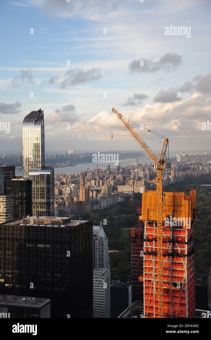 Vue aérienne du chantier de construction d'un immeuble de grande hauteur à New York, USA Banque D'Images