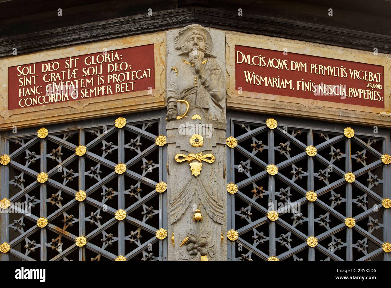 Inscriptions sur les eaux de Wismar, ville hanséatique de Wismar, Mecklembourg-Poméranie occidentale, Allemagne Banque D'Images