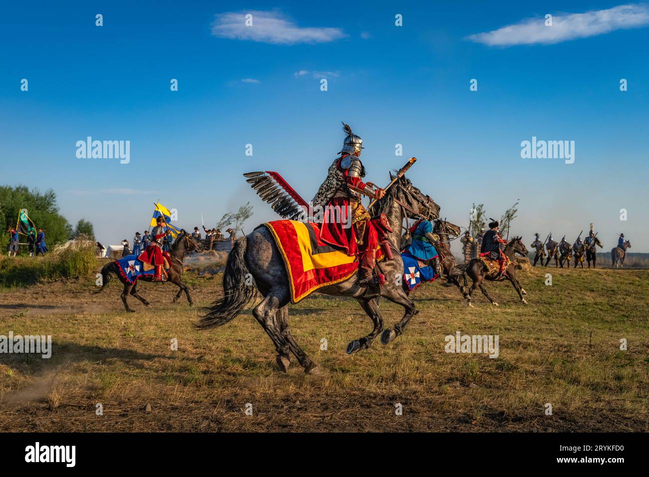 Cavalerie lourde polonaise, Hussars, attaquant les fortifications suédoises, reconstitution historique de la bataille de Gniew Banque D'Images