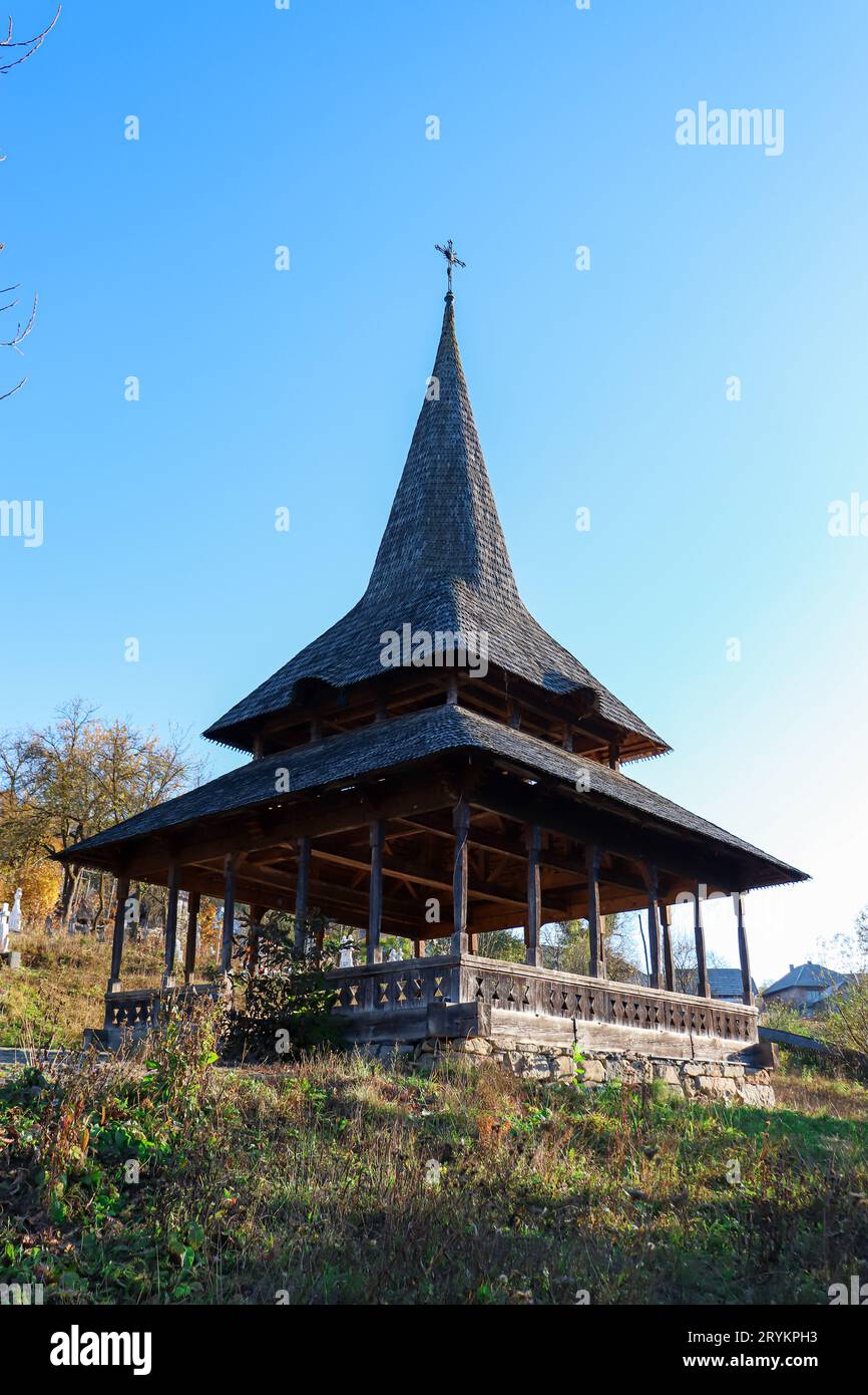 Eglise en bois classée par l'UNESCO comme sites du patrimoine mondial dans la région de Maramureș Banque D'Images
