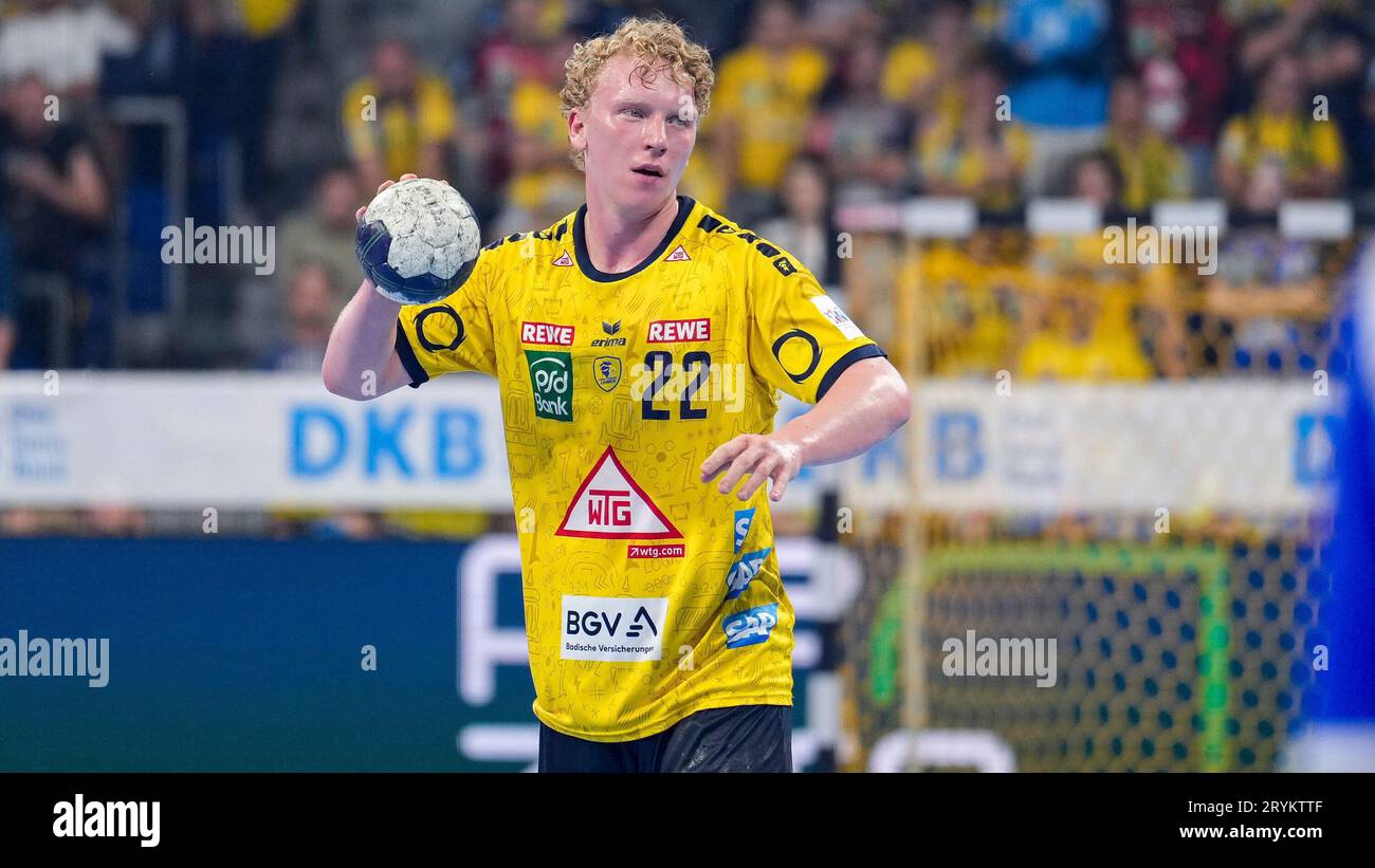 Mannheim, Deutschland. 01 octobre 2023. Gustav Davidsson (RNL, 22), Am ball, Einzelbild, Einzelfoto, Aktion, action, 01.10.2023, Mannheim (Deutschland), Handball, Bundesliga, Rhein-Neckar Löwen - TVB Stuttgart crédit : dpa/Alamy Live News Banque D'Images