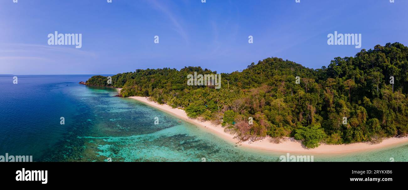 Vue panoramique depuis le ciel à Koh Kradan île de Thaïlande, élue meilleure plage du monde en 2023 Banque D'Images