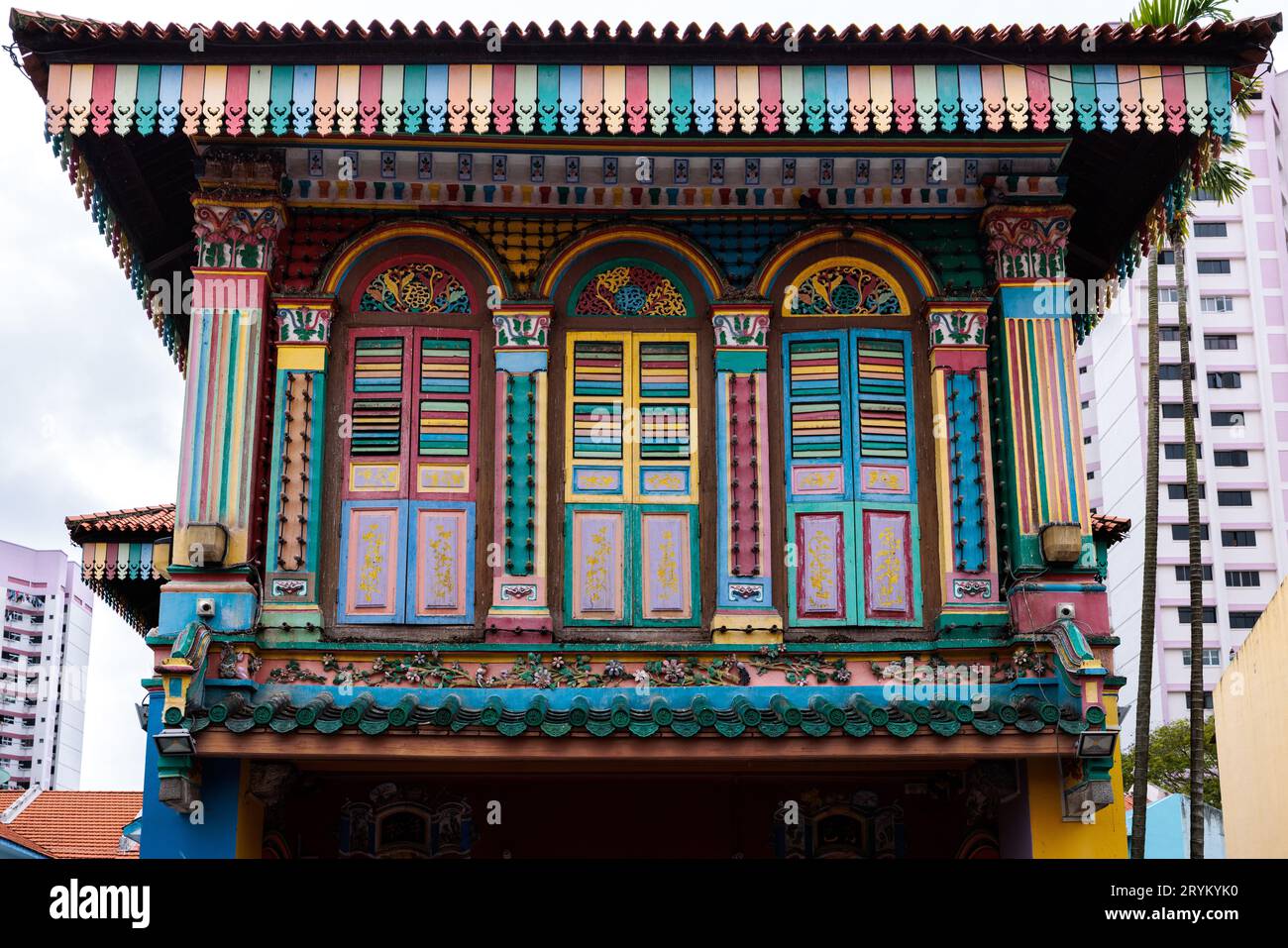 Fenêtres et murs de la plus célèbre maison colorée de Little India - Sinagpore Banque D'Images