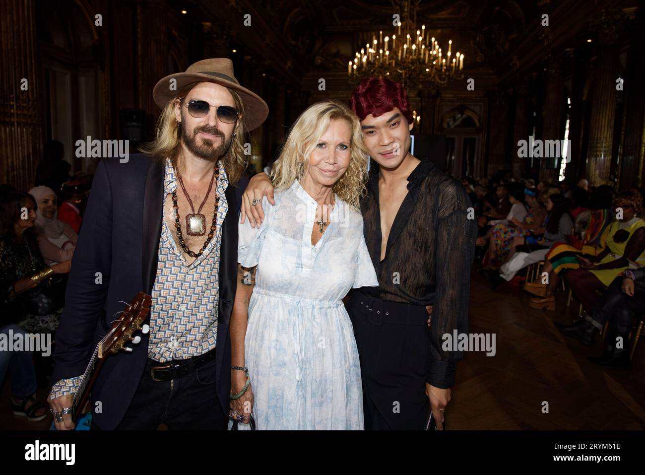 Paris, France. 1 octobre 2023. ChardRy, Fiona Gelin et Jeremy Bellet assistent au DÉFILÉ AEFW le 1 octobre 2023 à Paris. Crédit : Bernard Menigault/Alamy Live News Banque D'Images