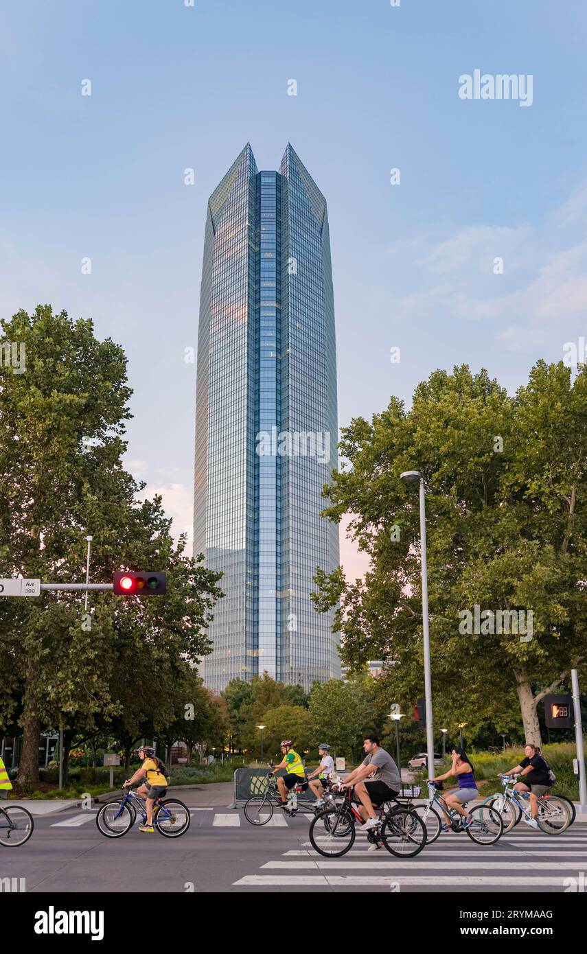 Oklahoma, septembre 29 2023 - beaucoup de gens se joignaient au Full Moon Bike Ride Banque D'Images