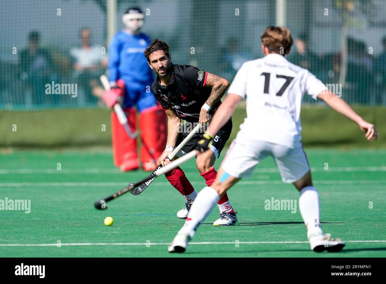 Mannheim, Deutschland. 01 octobre 2023. v. li. : Manuel Prol (TSVMH, 5), Tom Alexander Blümmel (Francfort, 17), Aktion, action, Spielszene, 01.10.2023, Mannheim (Deutschland), Hockey, 1. Bundesliga, Herren, TSV Mannheim - SC Frankfurt 1880 crédit : dpa/Alamy Live News Banque D'Images