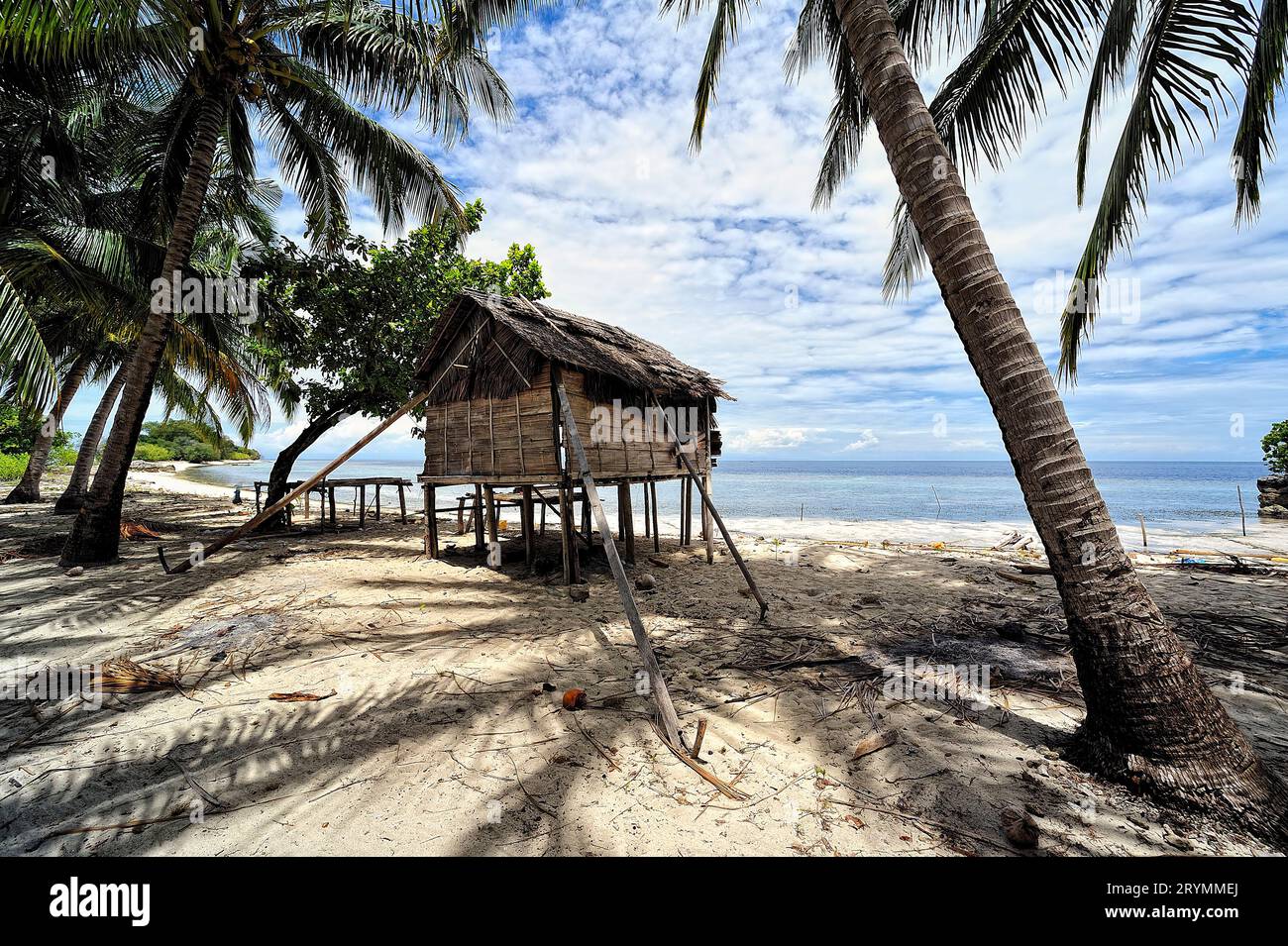 Une photo d'un village de pêcheurs indonésiens dans la nature Banque D'Images