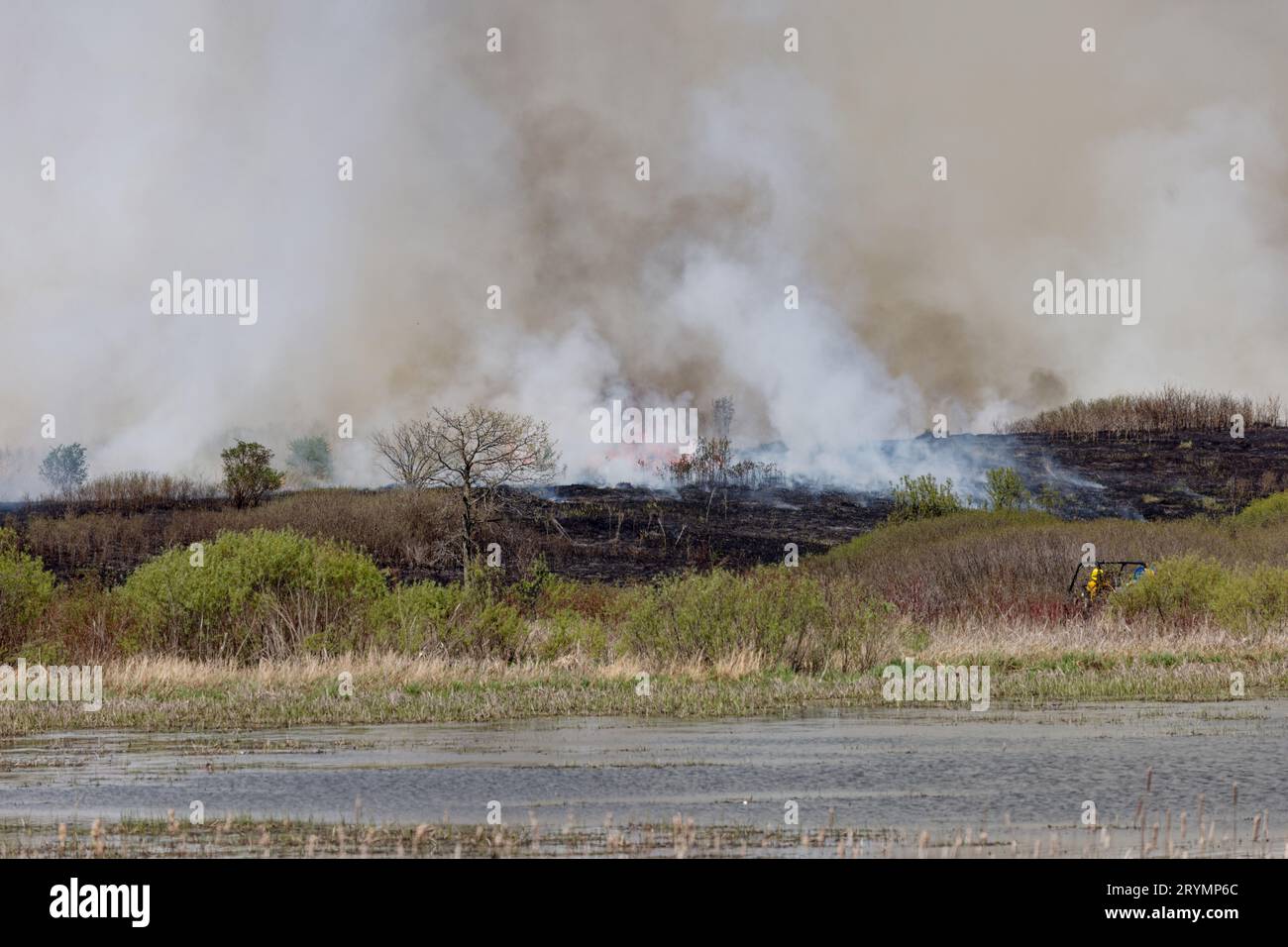 Feu d'herbe mis par DNR Banque D'Images