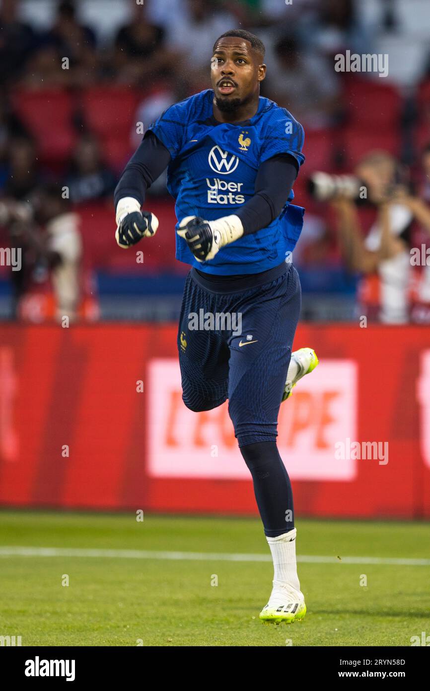 Mike MAIGNAN France échauffement, football, match, équipe Banque D'Images