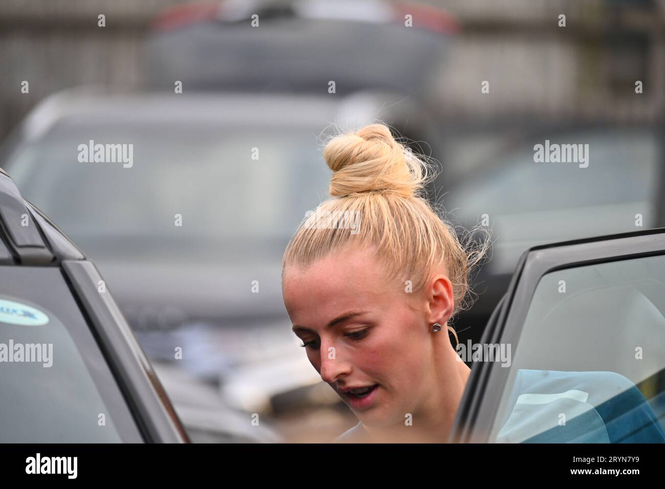 LONDRES, ANGLETERRE - OCTOBRE 01 : l'attaquant Chloe Kelly quitte le stade de construction de Chigwell après avoir manqué Penalty contre WHU Women. Banque D'Images