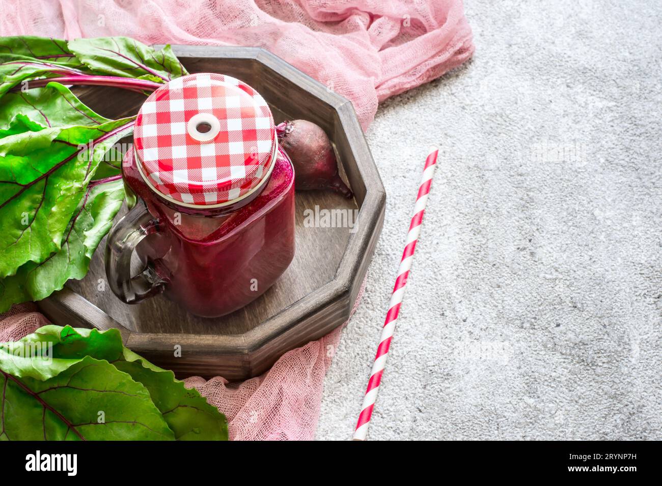 Boisson détox de betteraves Red smoothies Detox concept. espace de copie Banque D'Images
