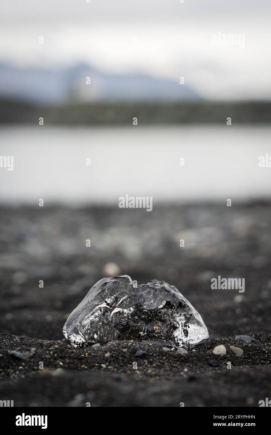 La plage de Diamant et la lagune glaciaire de Jökulsárlón en Islande un jour d'été Banque D'Images