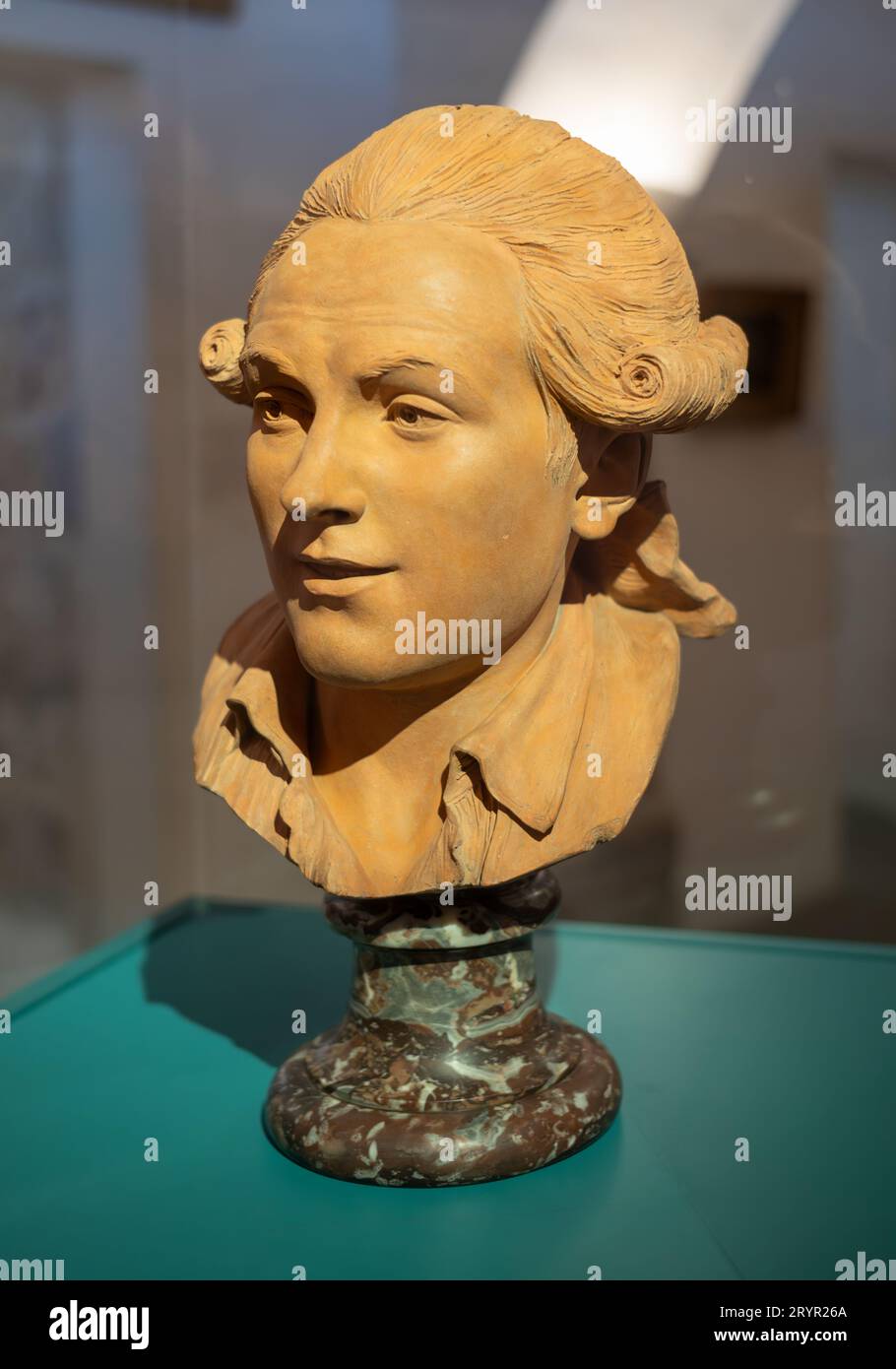 Un buste en terre cuite du révolutionnaire français Augustin Robespierre, par le sculpteur Claude André Deseine en 1791, Musée de la Révolution française, Vizille, FR Banque D'Images