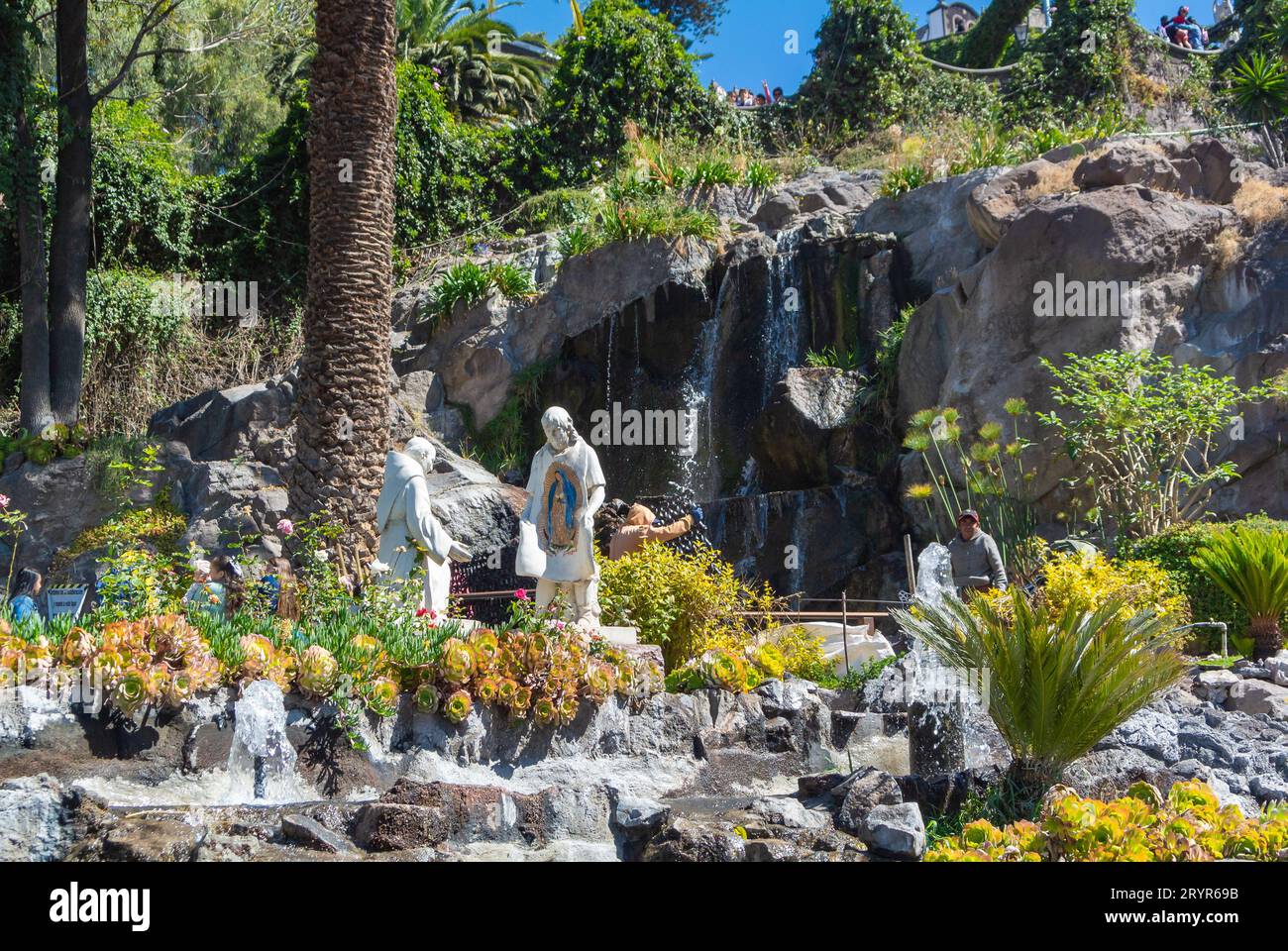 Mexico, CDMX, Mexique, Un jardin fleuri à Basílica de Nuestra Señora de Guadalupe. Editorial uniquement. Banque D'Images