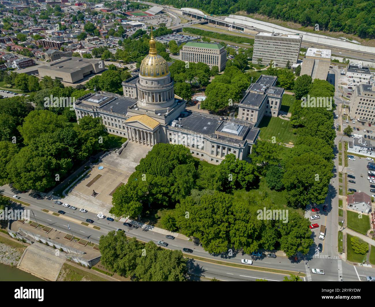 Vue aérienne du Capitole de l'État de Virginie-Occidentale et de ses terrains Banque D'Images