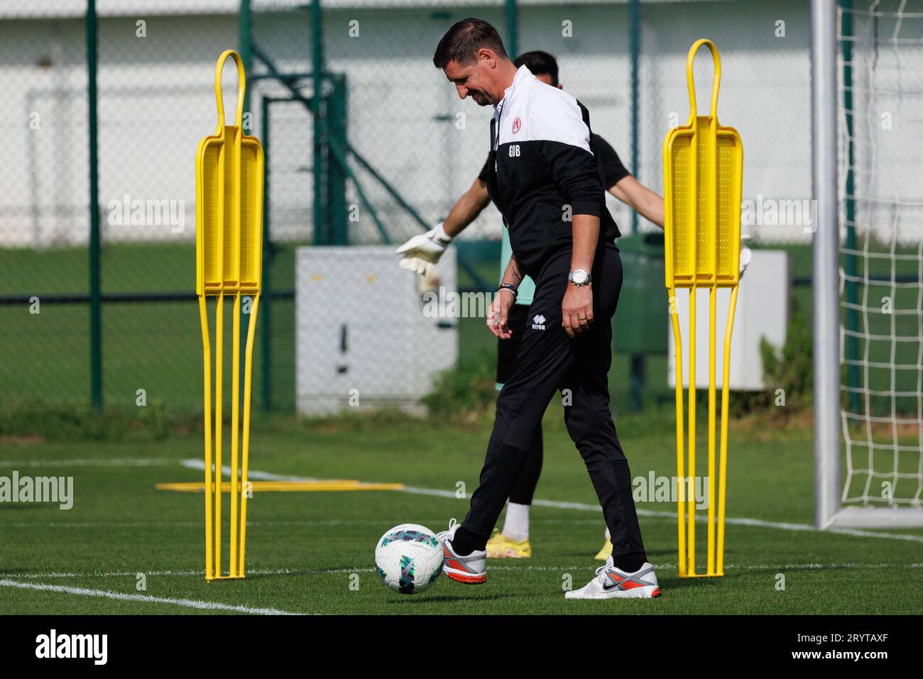 Kortrijk, Belgique. 02 octobre 2023. Le nouvel entraîneur-chef de Kortrijk, Glen de Boeck, photographié lors d'une séance d'entraînement de l'équipe belge de football de première division KV Kortrijk avec son nouvel entraîneur, lundi 02 octobre 2023 à Kortrijk. BELGA PHOTO KURT DESPLENTER crédit : Belga News Agency/Alamy Live News Banque D'Images