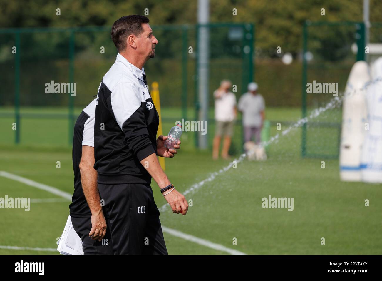 Kortrijk, Belgique. 02 octobre 2023. Le nouvel entraîneur-chef de Kortrijk, Glen de Boeck, photographié lors d'une séance d'entraînement de l'équipe belge de football de première division KV Kortrijk avec son nouvel entraîneur, lundi 02 octobre 2023 à Kortrijk. BELGA PHOTO KURT DESPLENTER crédit : Belga News Agency/Alamy Live News Banque D'Images