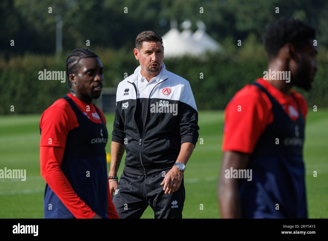 Kortrijk, Belgique. 02 octobre 2023. Le nouvel entraîneur-chef de Kortrijk, Glen de Boeck, photographié lors d'une séance d'entraînement de l'équipe belge de football de première division KV Kortrijk avec son nouvel entraîneur, lundi 02 octobre 2023 à Kortrijk. BELGA PHOTO KURT DESPLENTER crédit : Belga News Agency/Alamy Live News Banque D'Images