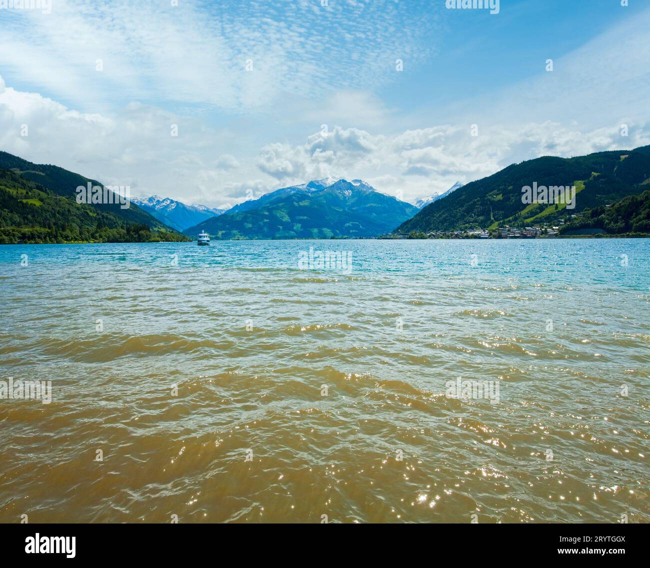 Vue sur le lac de l'Été alpin Banque D'Images