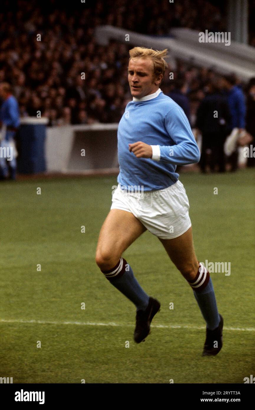 Photo de dossier datée du 23-08-1969 de Francis Lee, Manchester City. L'ancien joueur de Manchester City et président Francis Lee est décédé à l'âge de 79 ans. Date de parution : lundi 2 octobre 2023. Banque D'Images