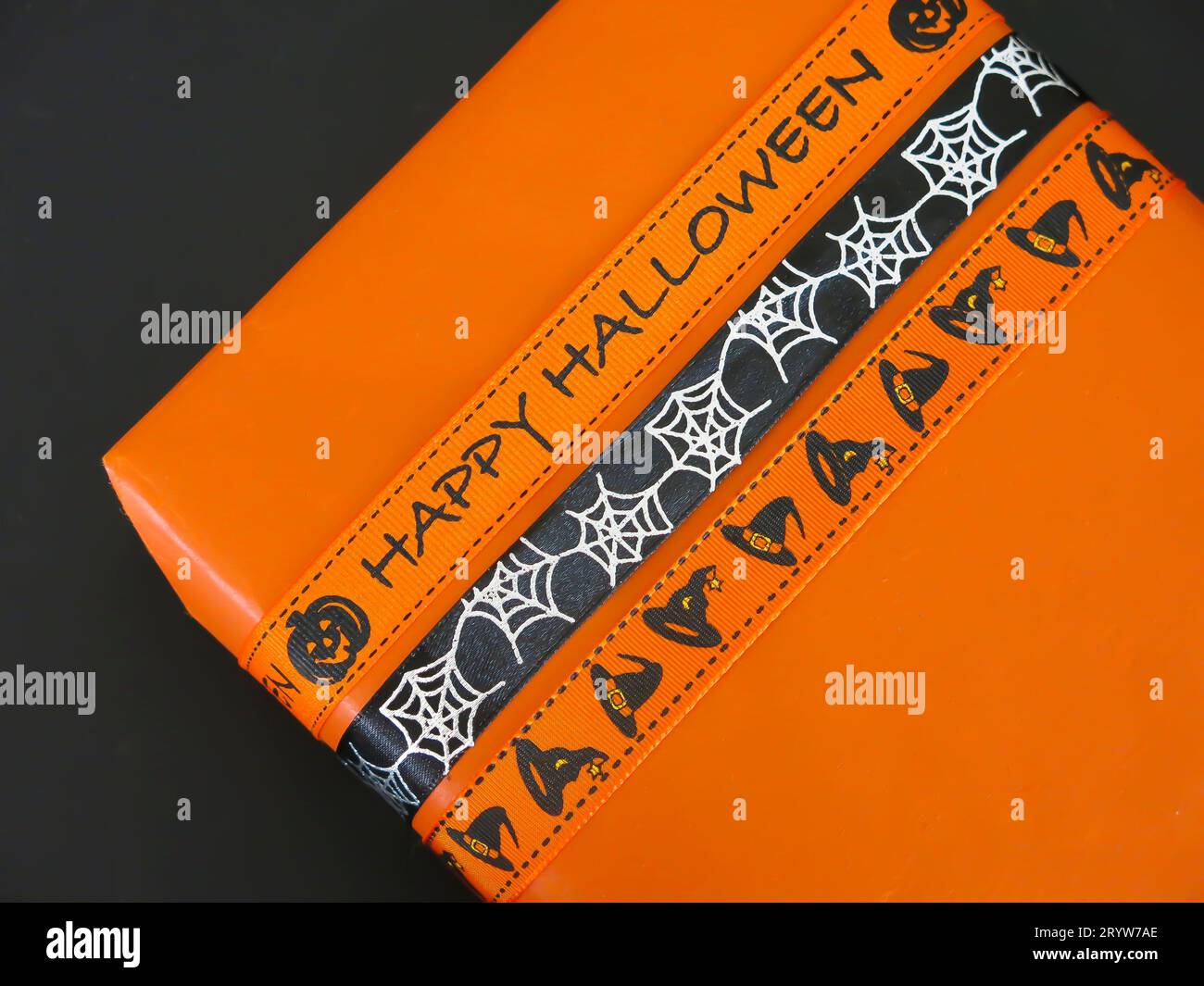 Gros plan - boîte cadeau emballée Banque D'Images